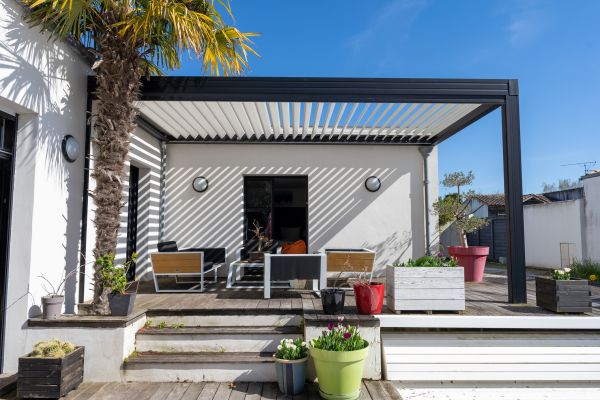 Metal Shade Installation